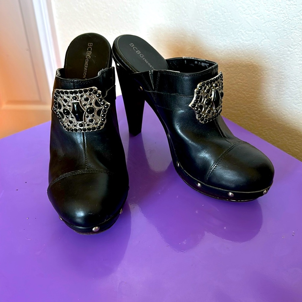 Bcbg clog heels. 8.5